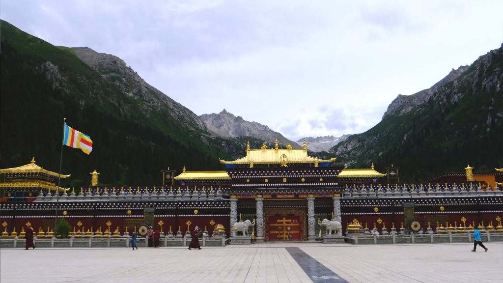 Dzogchen Main temple